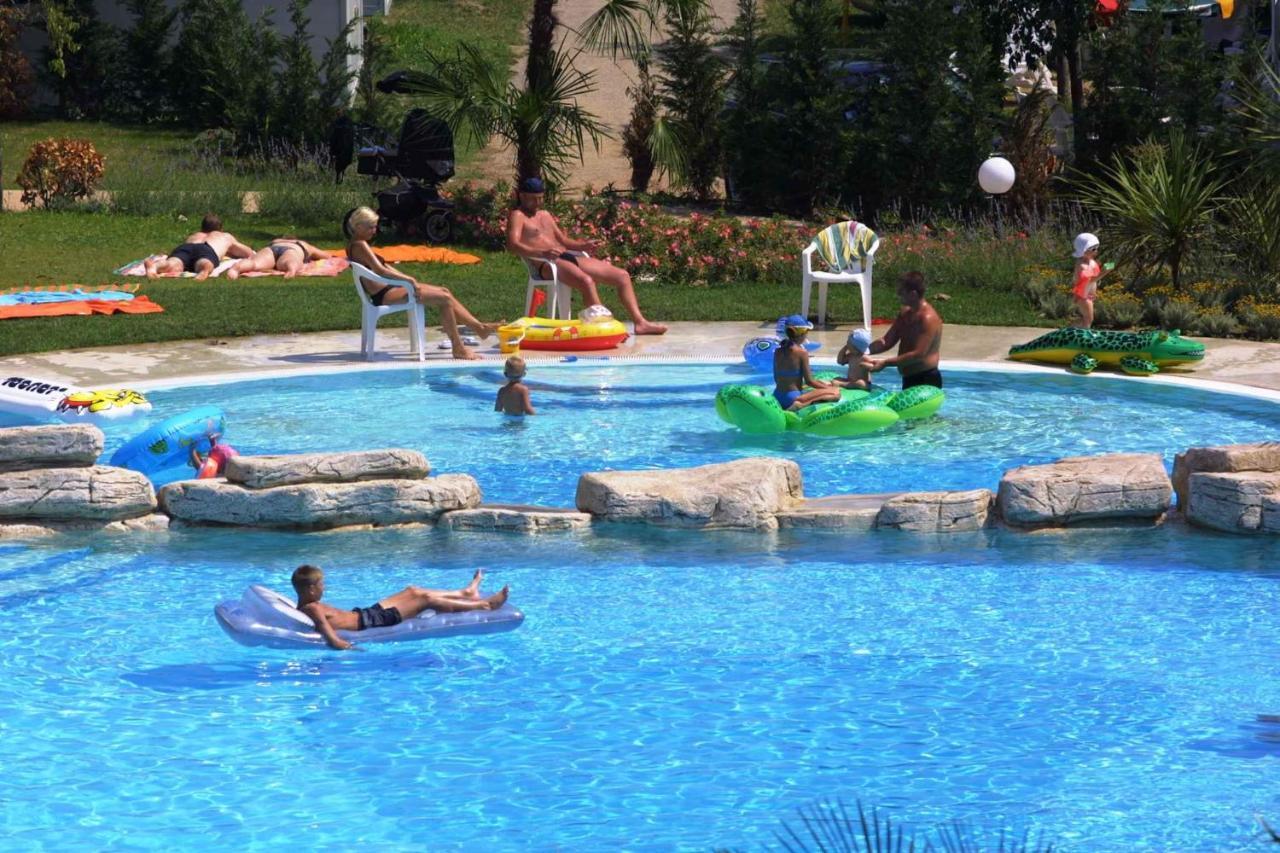 Camping Bella Italia In Peschiera Del Garda - Gardasee Exterior foto
