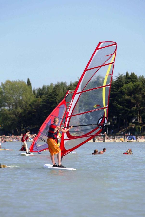 Camping Bella Italia In Peschiera Del Garda - Gardasee Exterior foto