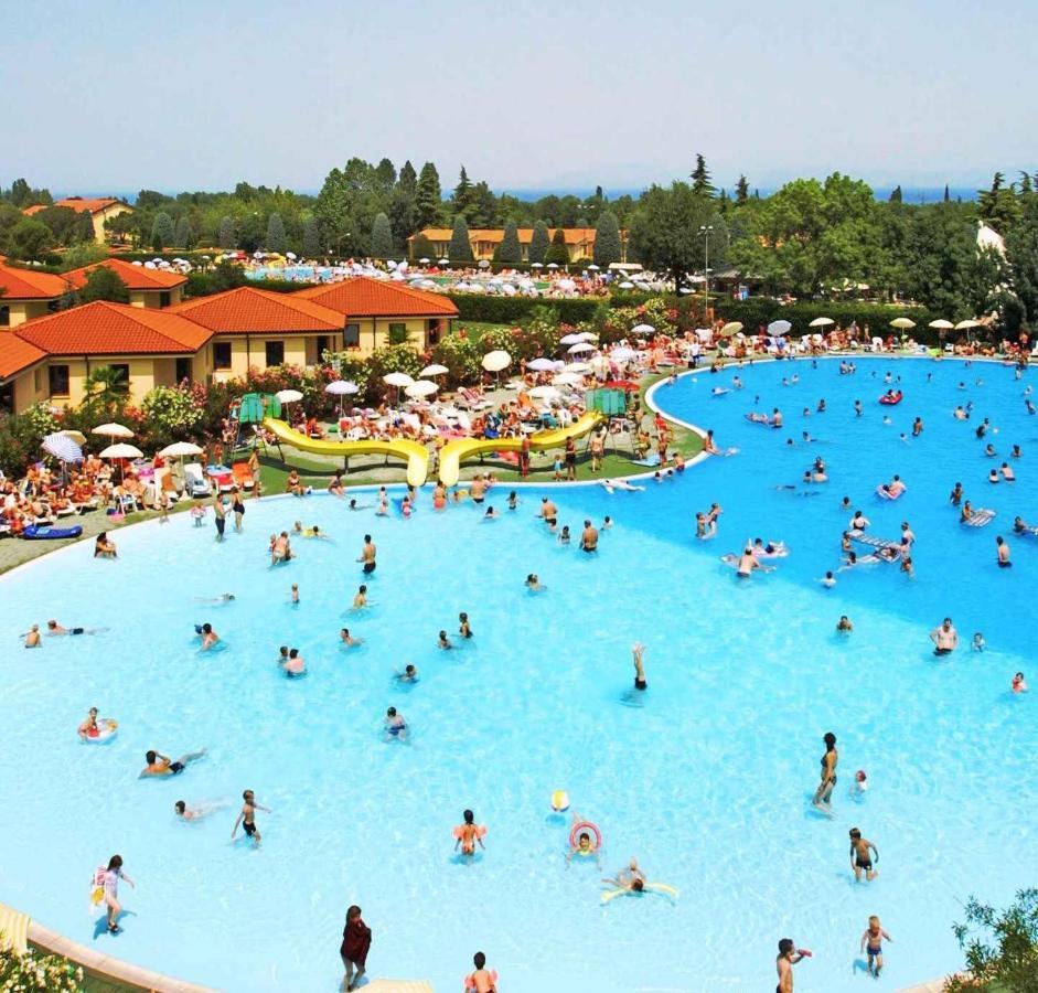 Camping Bella Italia In Peschiera Del Garda - Gardasee Exterior foto